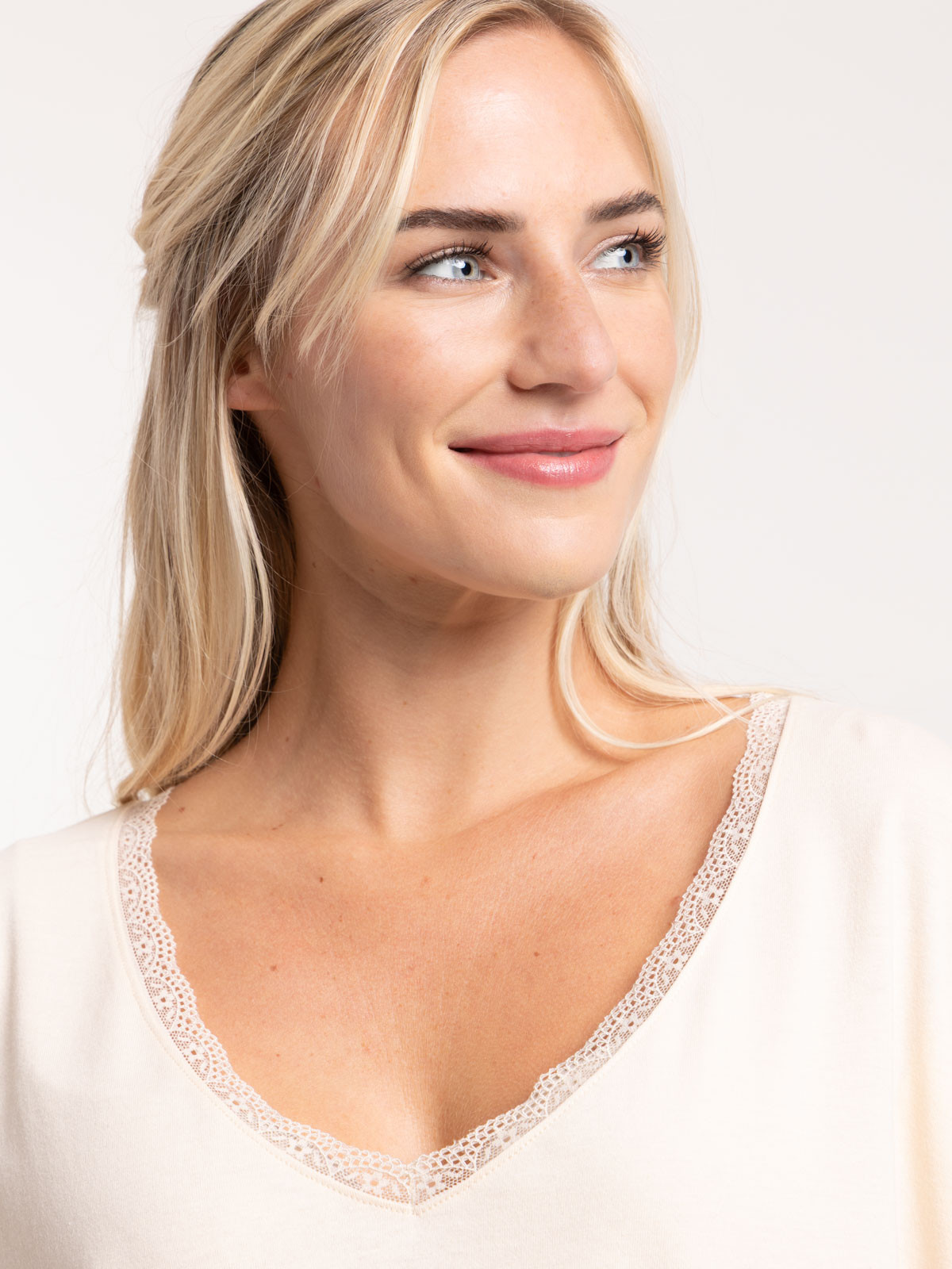 Tee-shirt linen col V dentelle femme