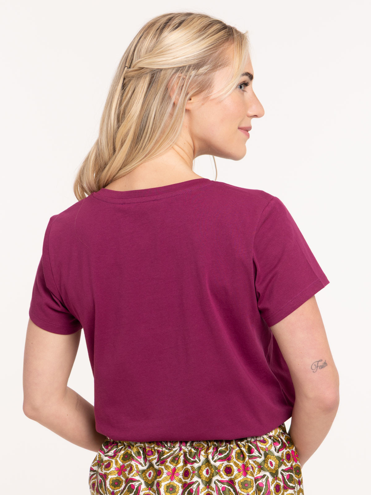 Tee-shirt col V violet femme