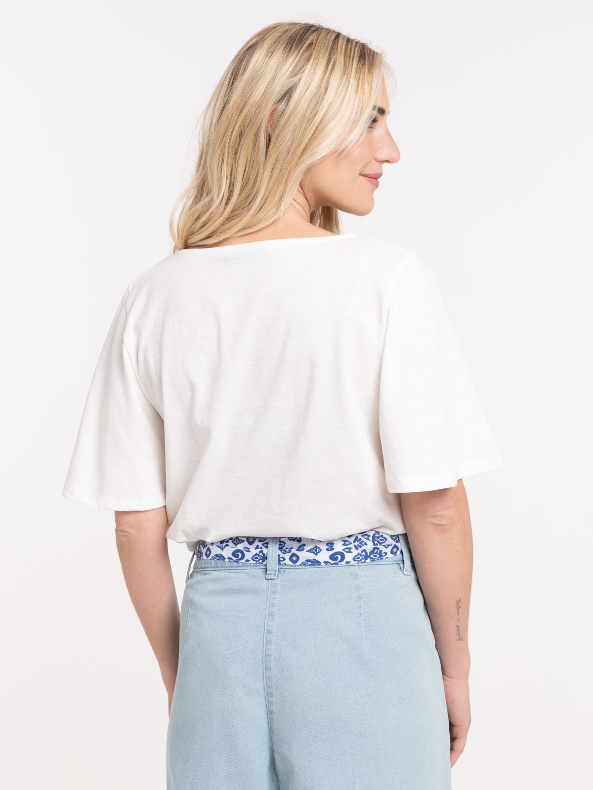 T-shirt col V brodé blanc cassé femme T-shirt col V brodé blanc cassé femme