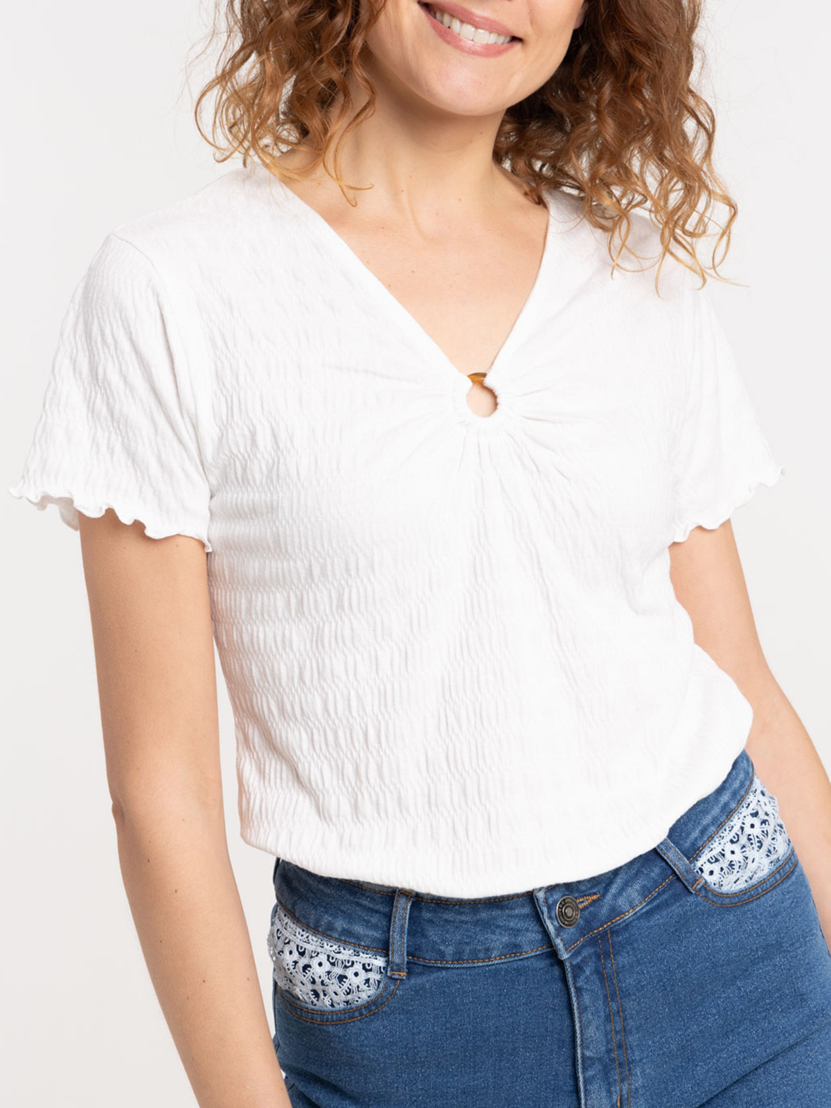 T-shirt col V anneau écru femme