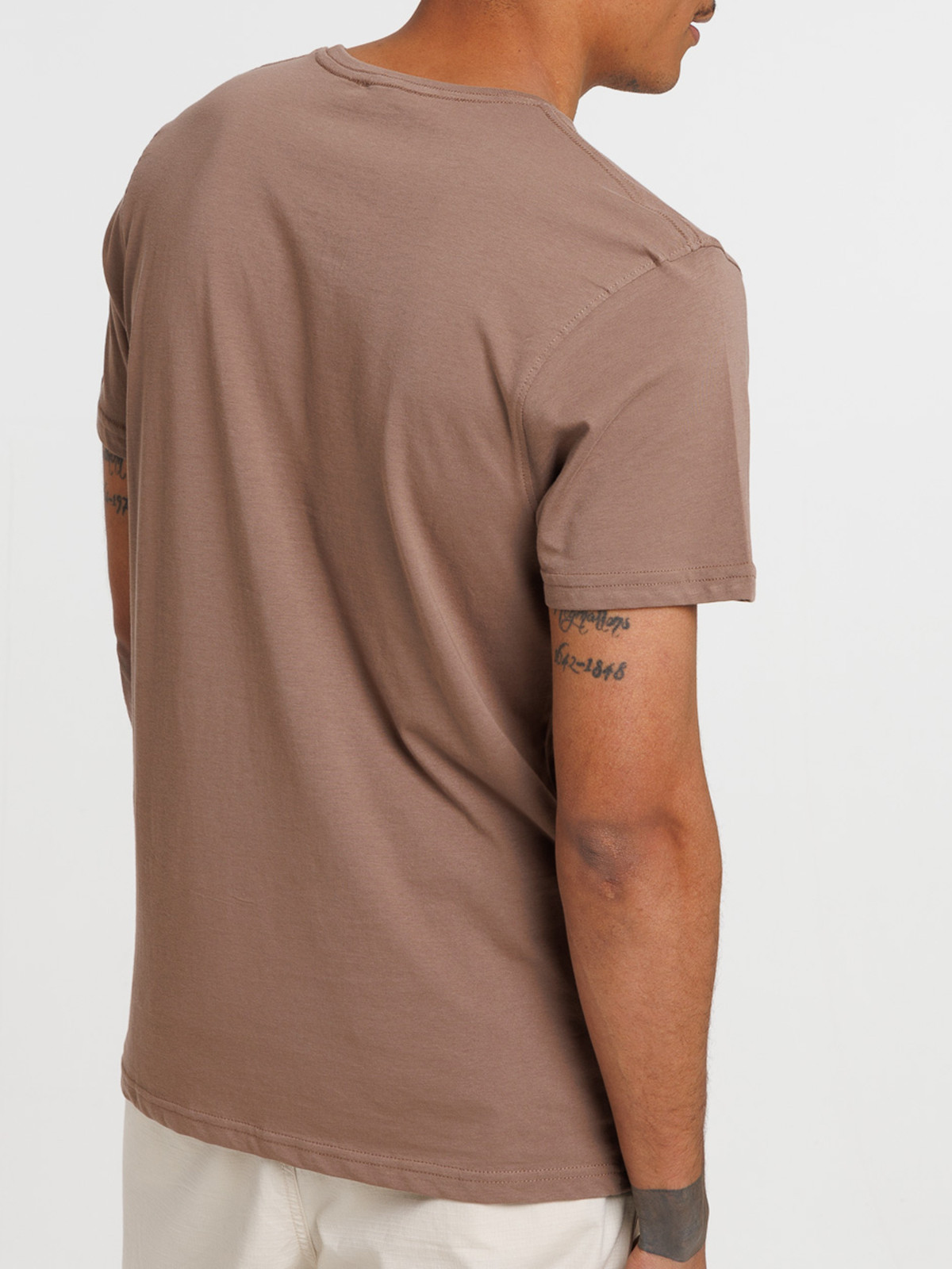 T-shirt col V mocca latte homme T-shirt col V mocca latte homme