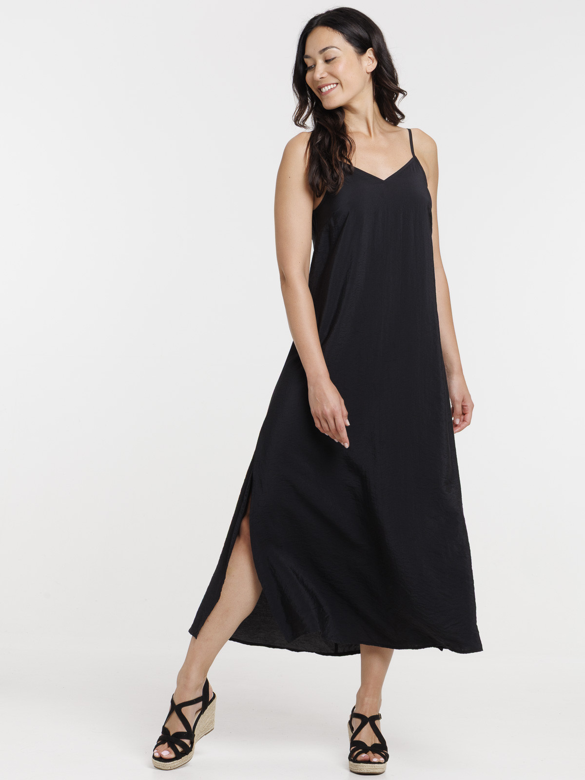 Robe longue satinée noire femme
