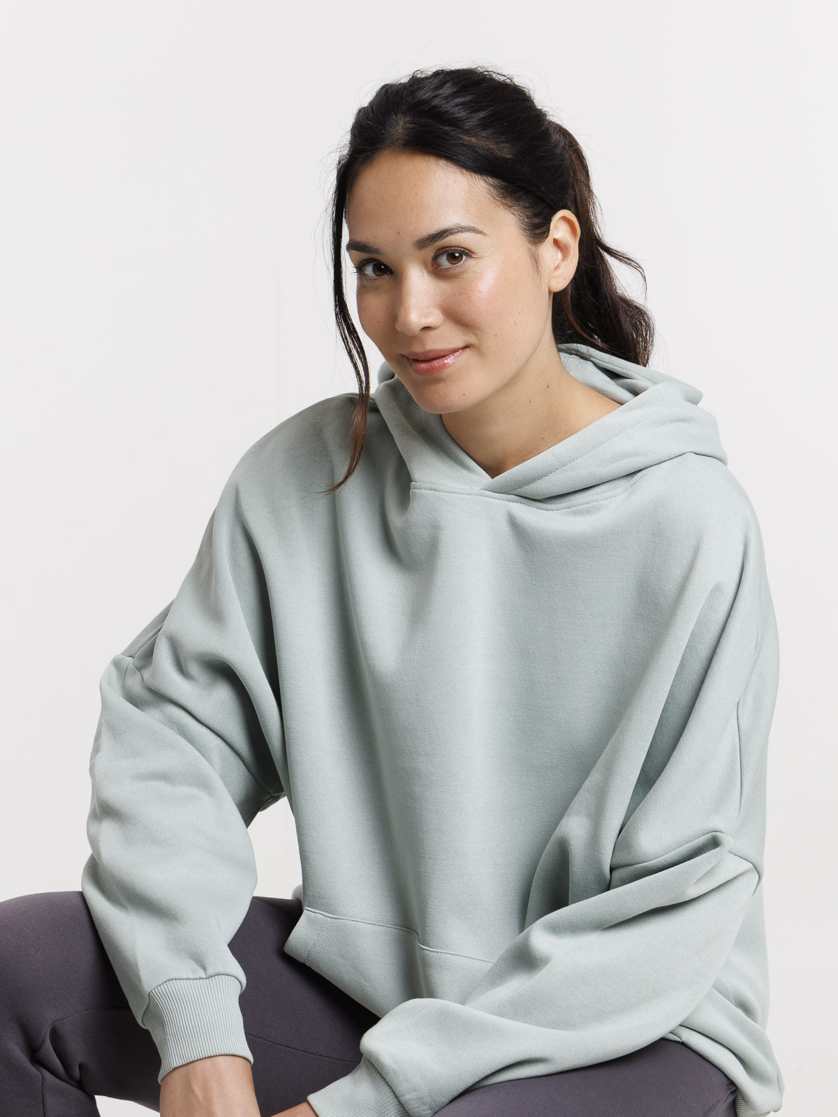 Sweat à capuche basique jade femme