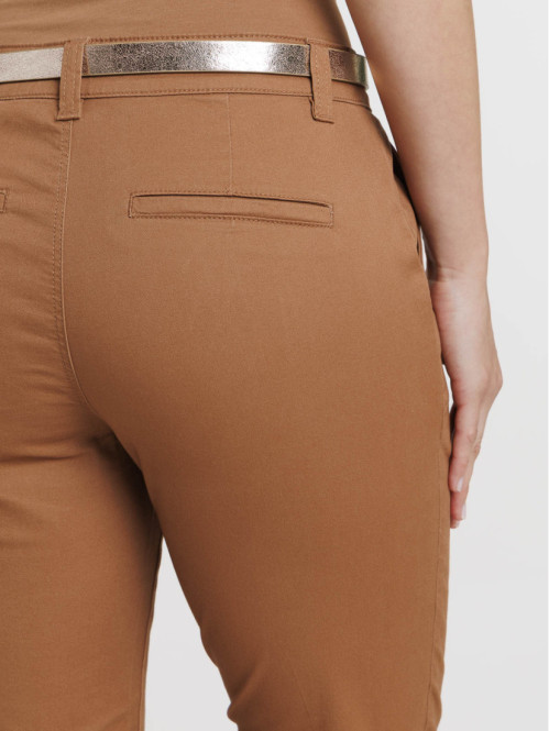 Pantalon chino camel foncé...
