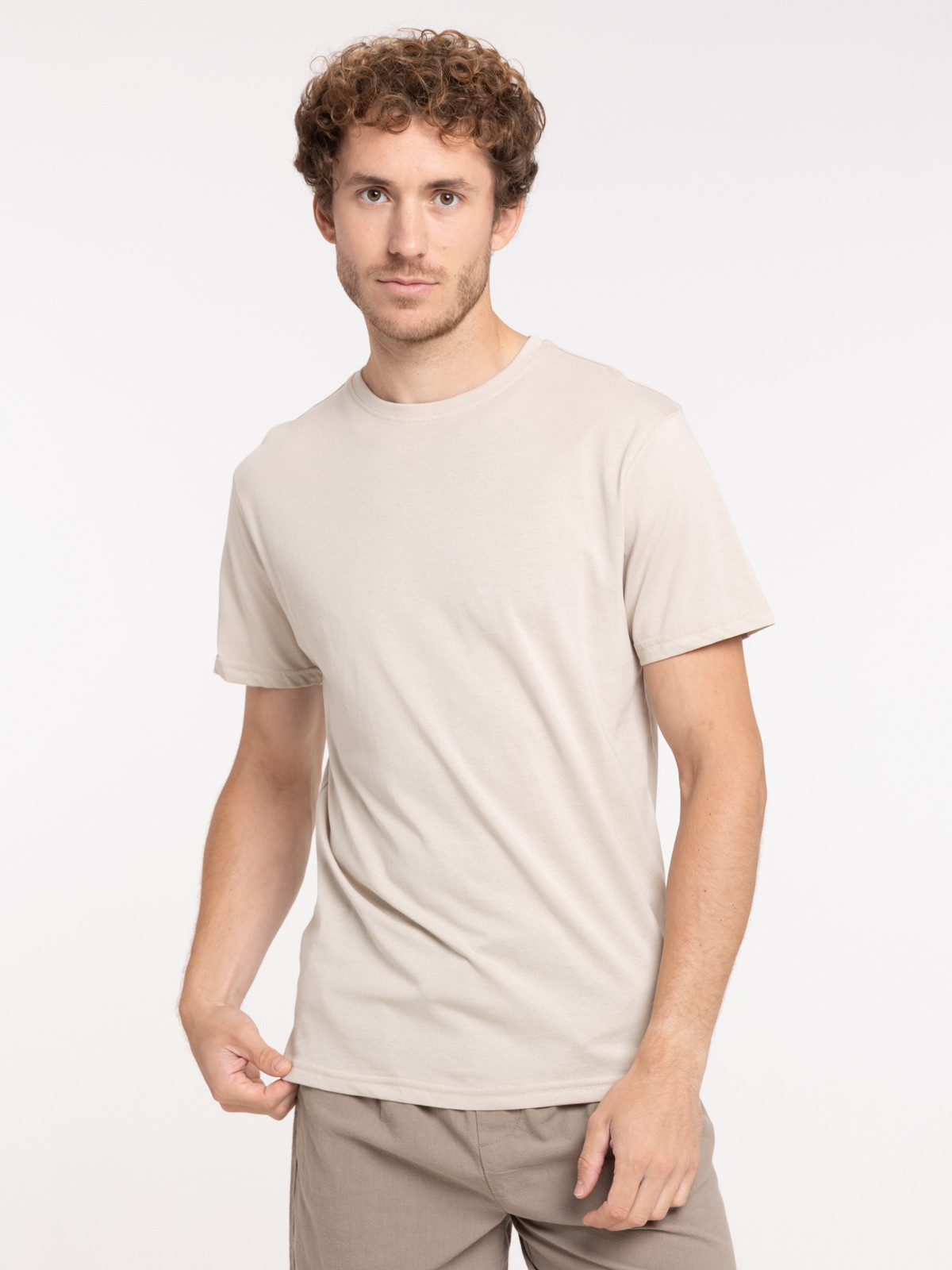 T-shirt basique col rond blond homme T-shirt basique col rond blond homme
