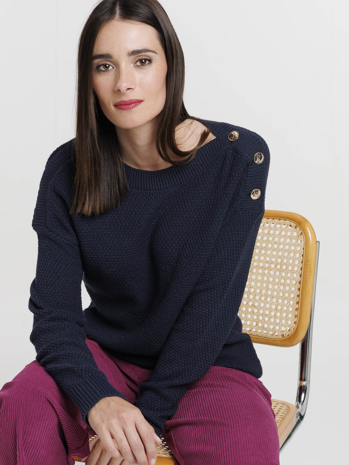Pull marine navy boutons épaules femme
