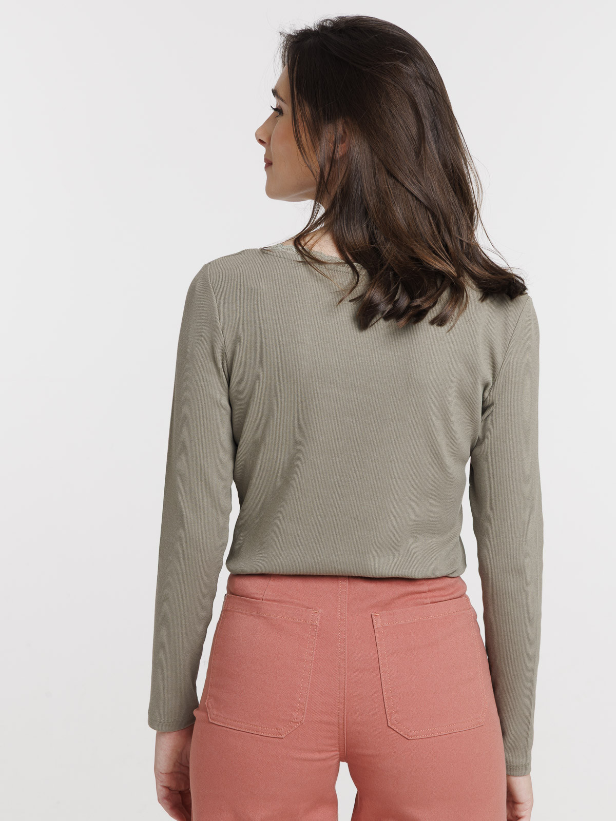 T-shirt tilleul col rond dentelle femme T-shirt tilleul col rond dentelle femme