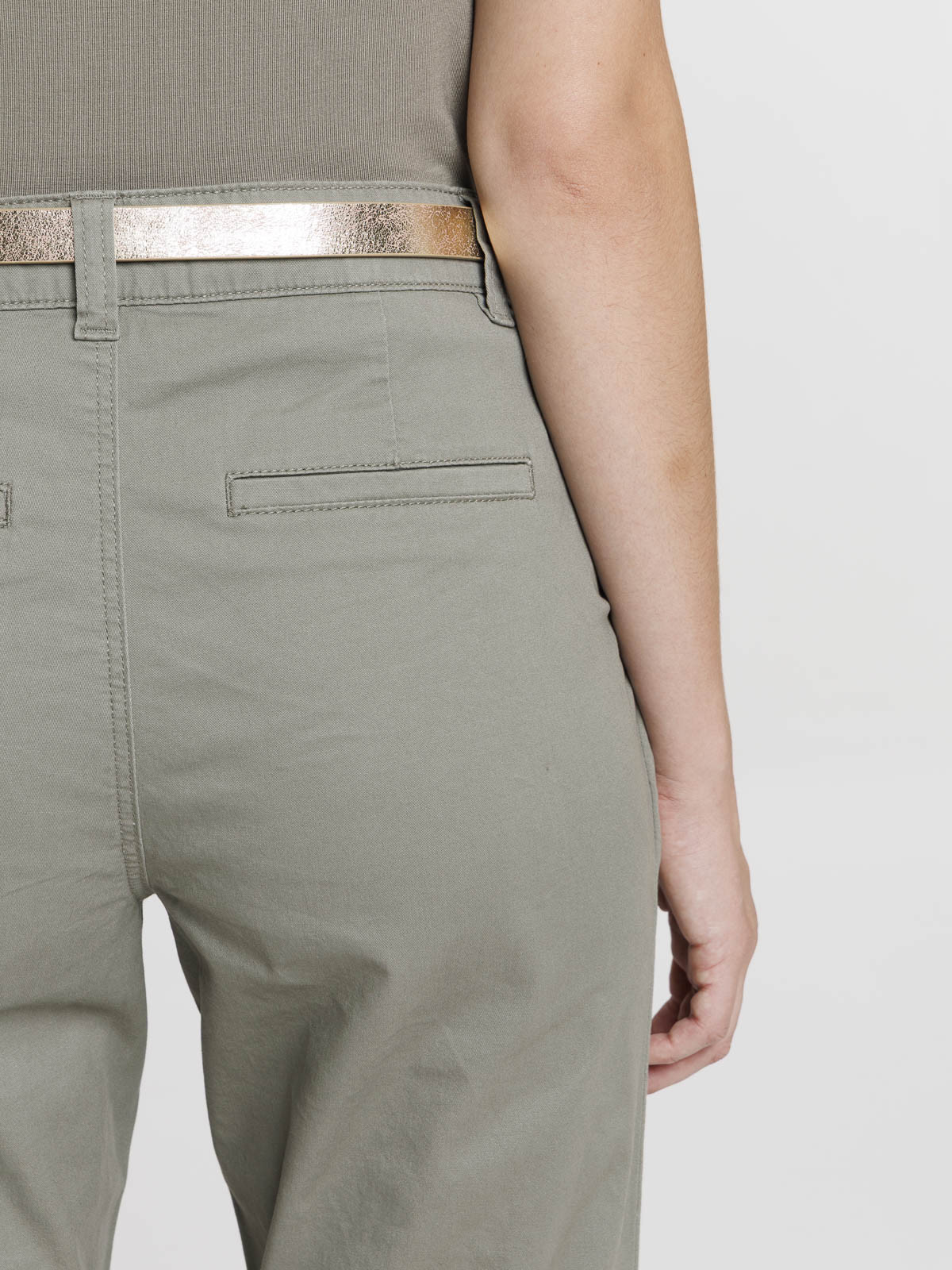 Pantalon chino tilleul femme Pantalon chino tilleul femme