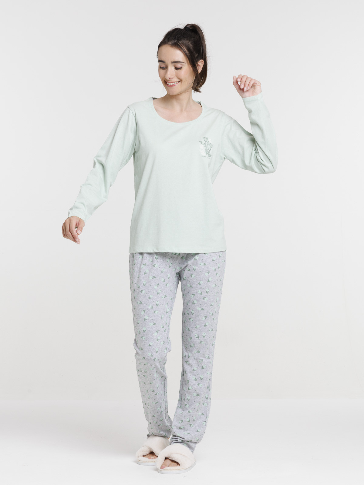Pyjama motif fleuri femme