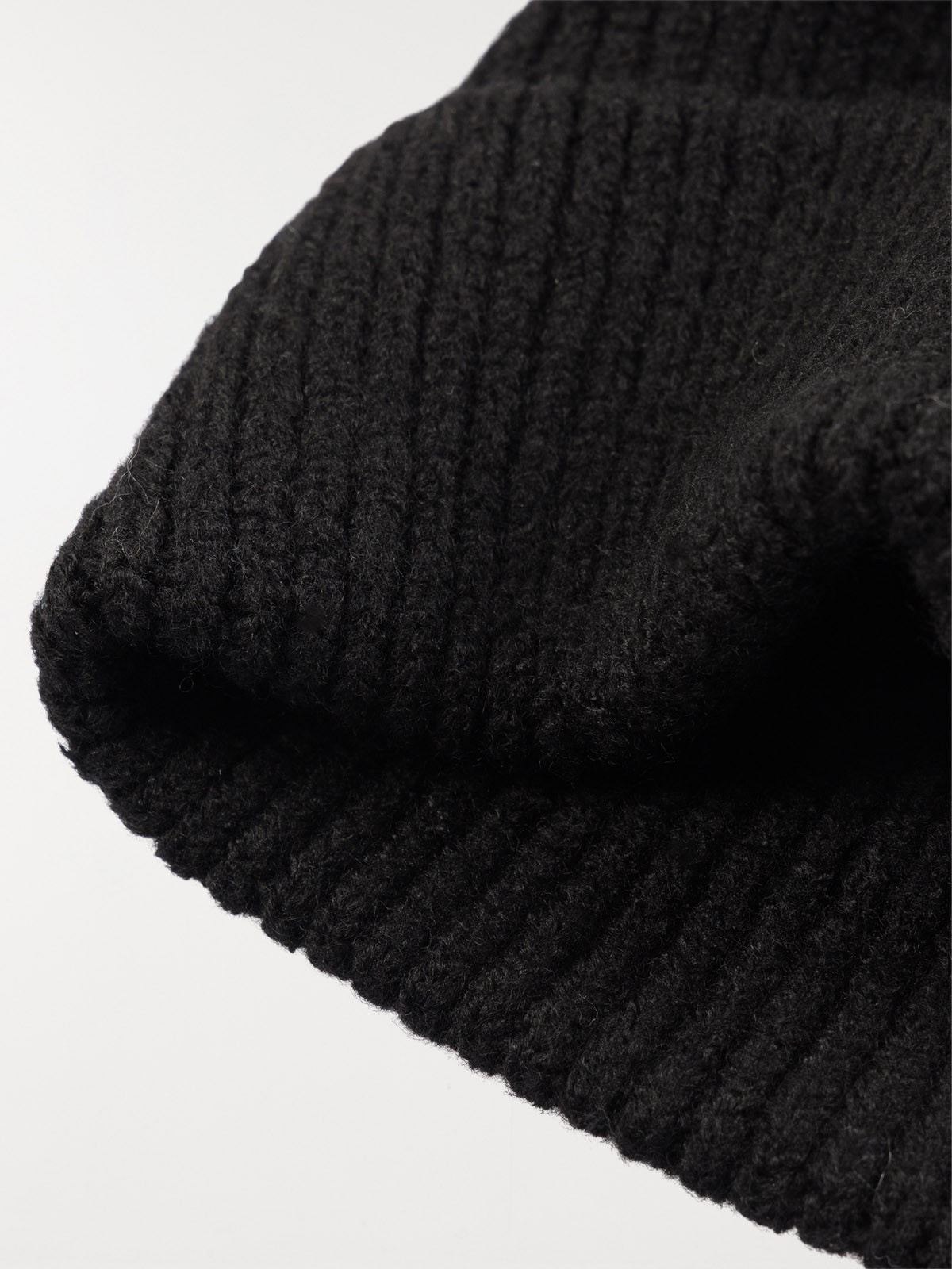 Bonnet en tricot noir femme Bonnet en tricot noir femme