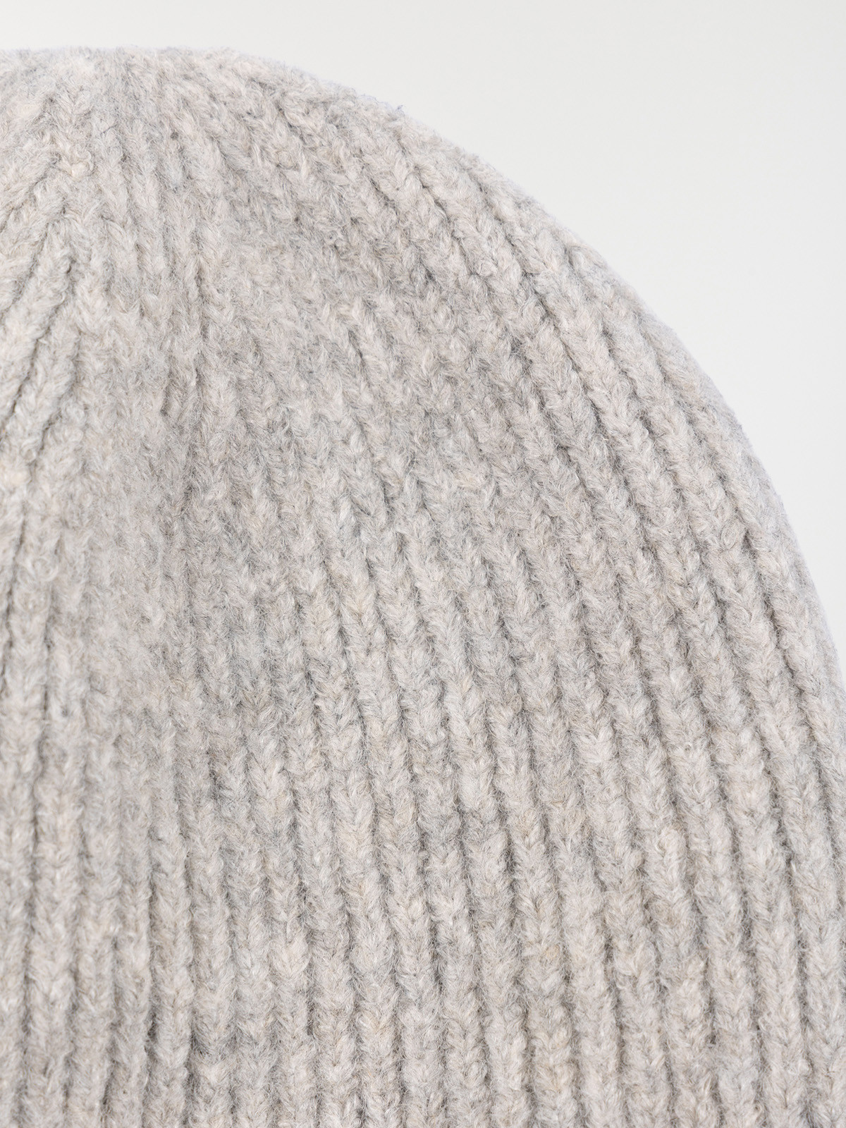 Bonnet en tricot gris clair chiné femme Bonnet en tricot gris clair chiné femme