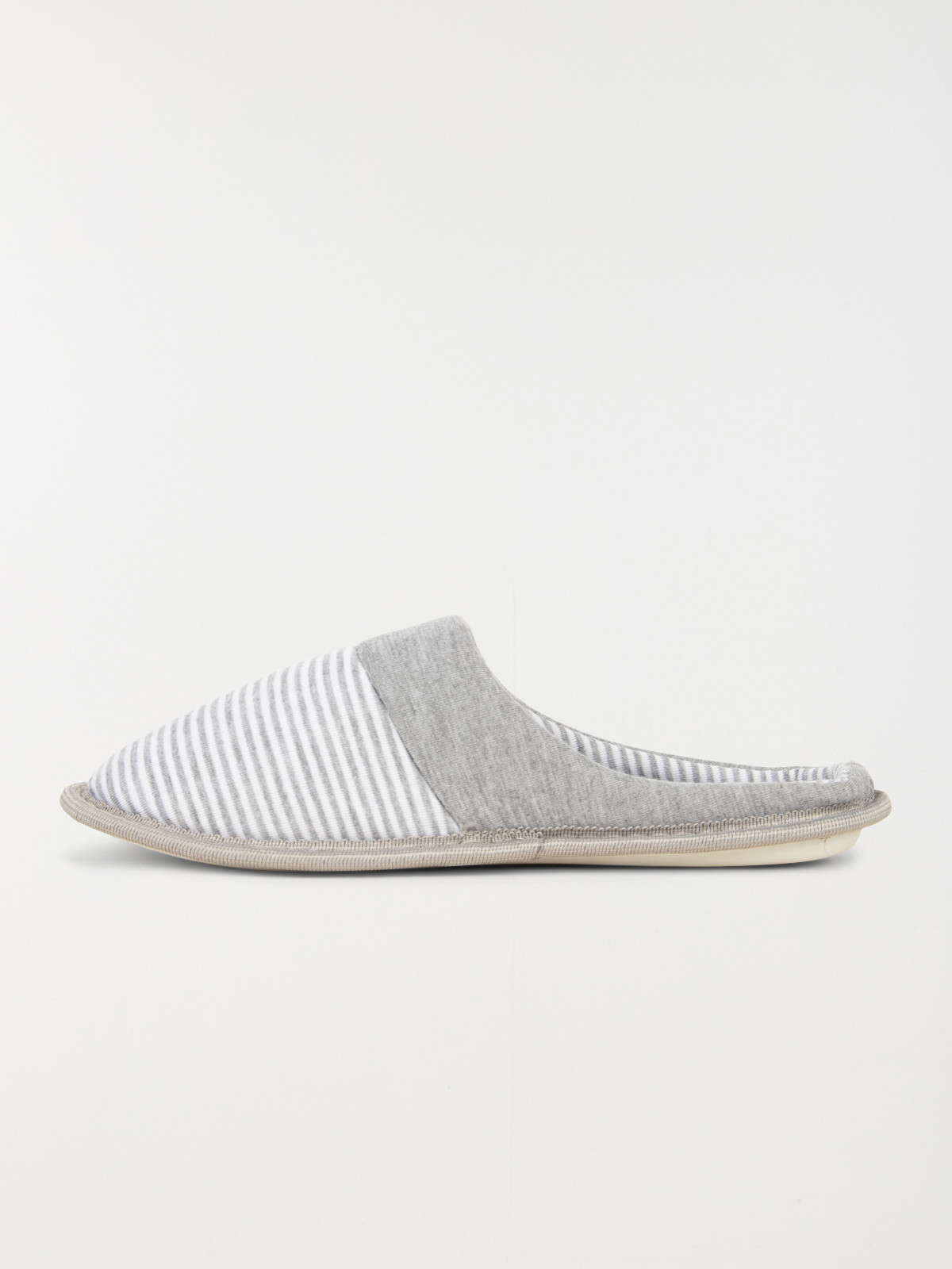 Chaussons rayés et boutons femme (37-42) Chaussons rayés et boutons femme (37-42)