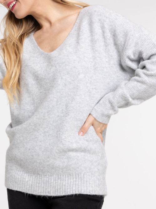Pull col V côtelé gris...