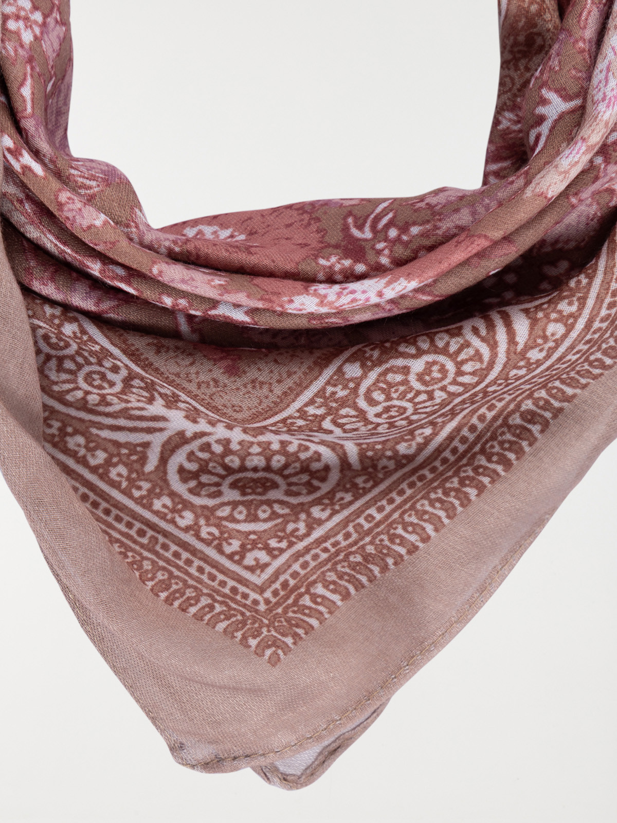 Foulard motif fantaisie femme