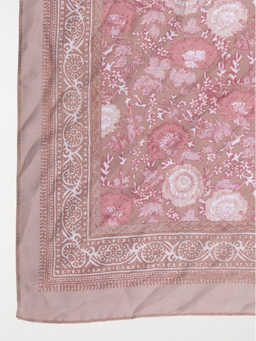 Foulard motif fantaisie femme