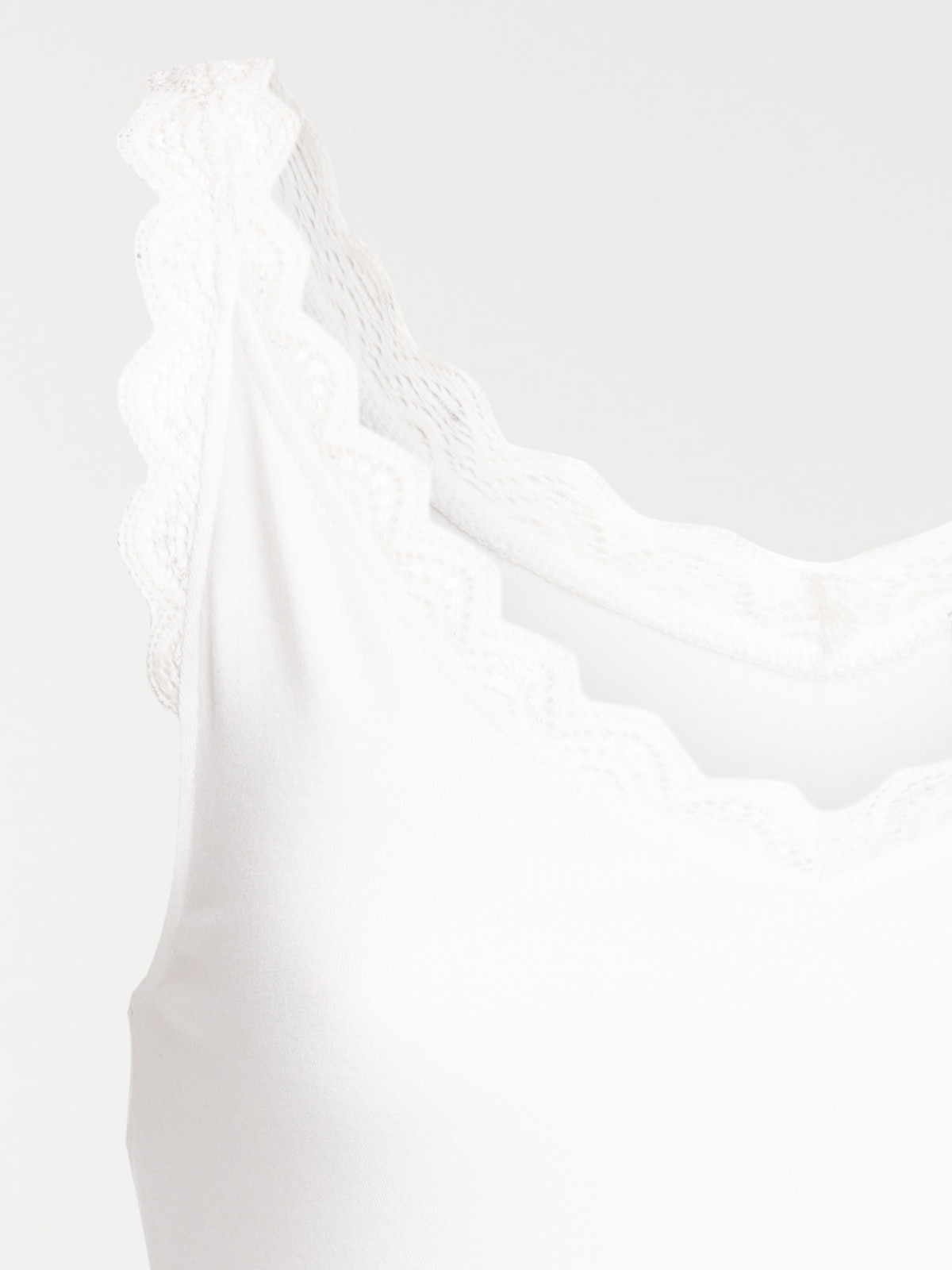 Débardeur col V dentelle écru femme Débardeur col V dentelle écru femme