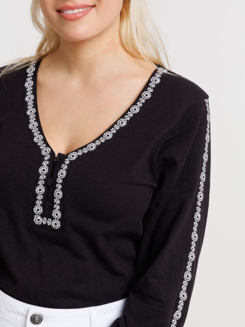 T-shirt noir brodé femme