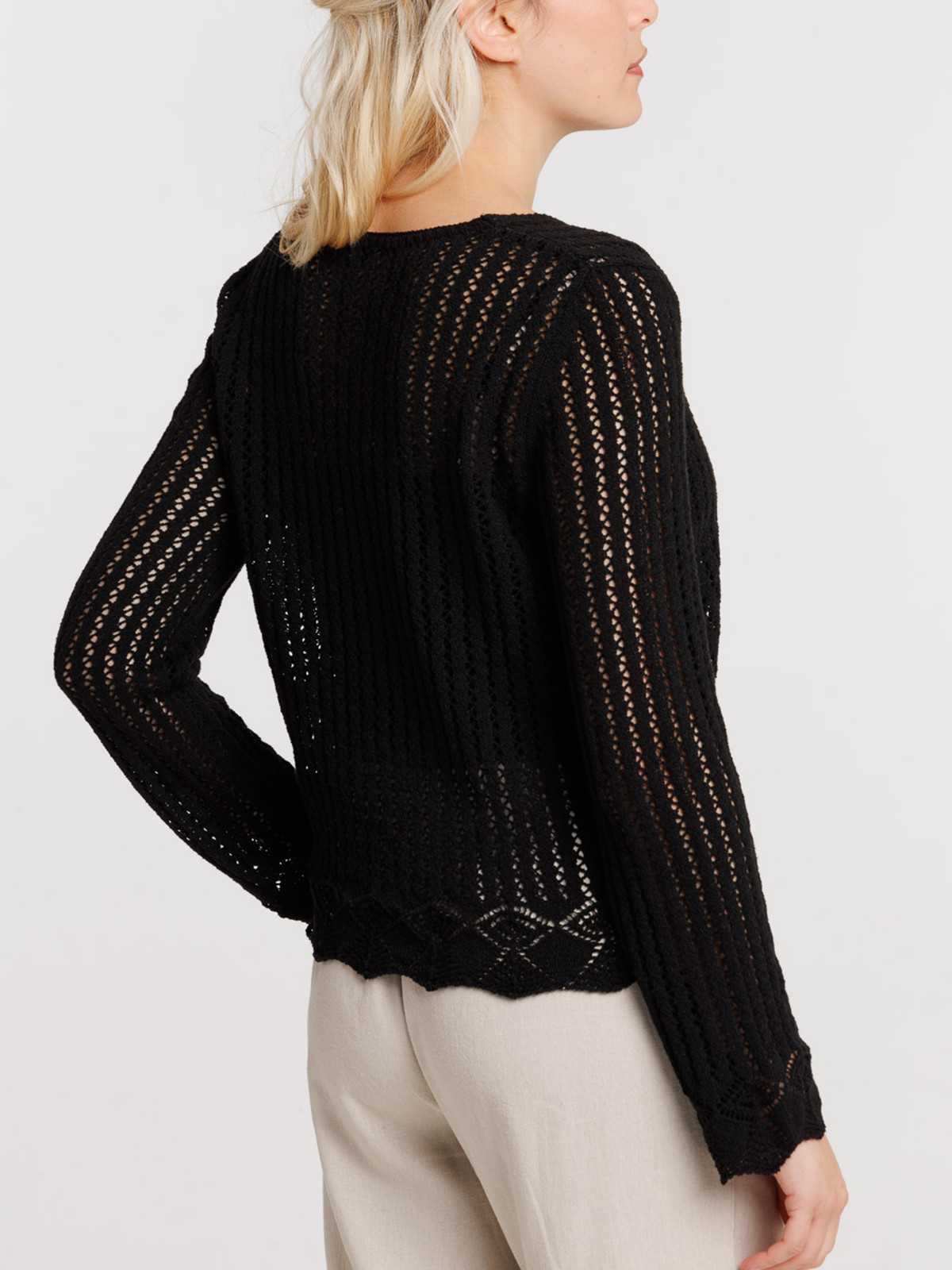 Pull crochet noir col V femme Pull crochet noir col V femme