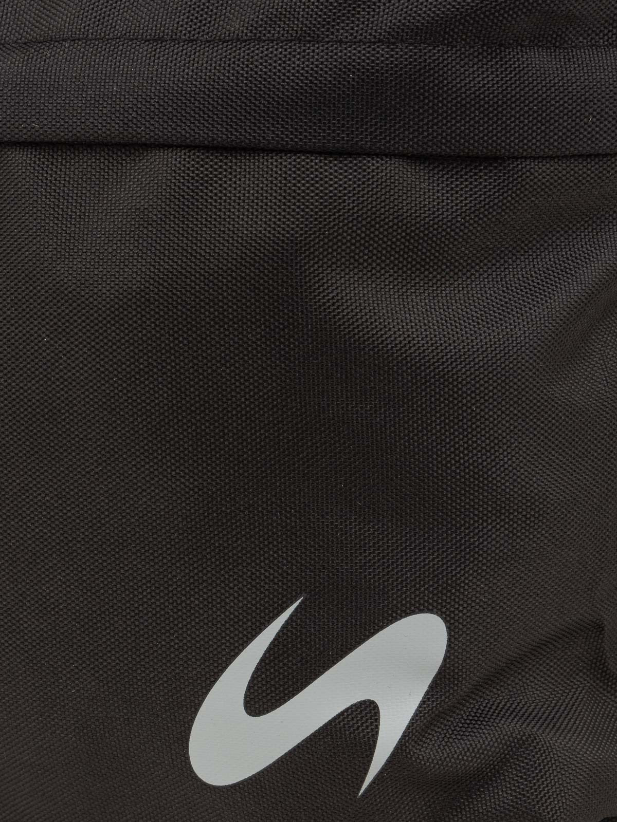 Sac à dos noir poche avant zippé Sac à dos noir poche avant zippé