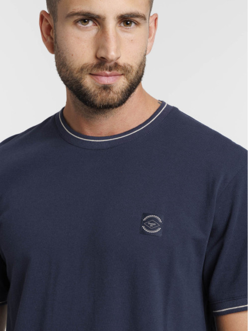 T-shirt détails contrastés...