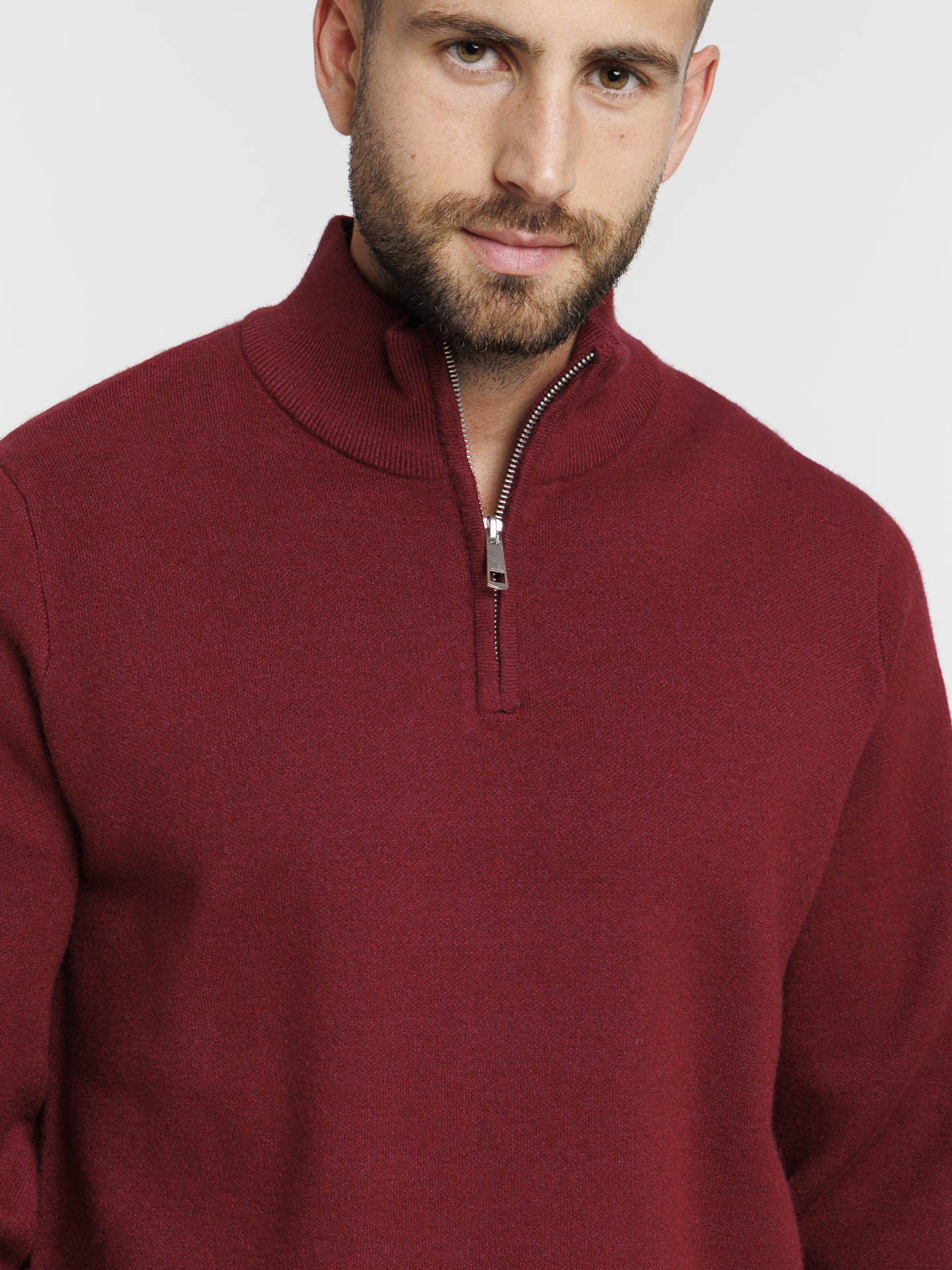 Pull zippé col montant pourpre homme