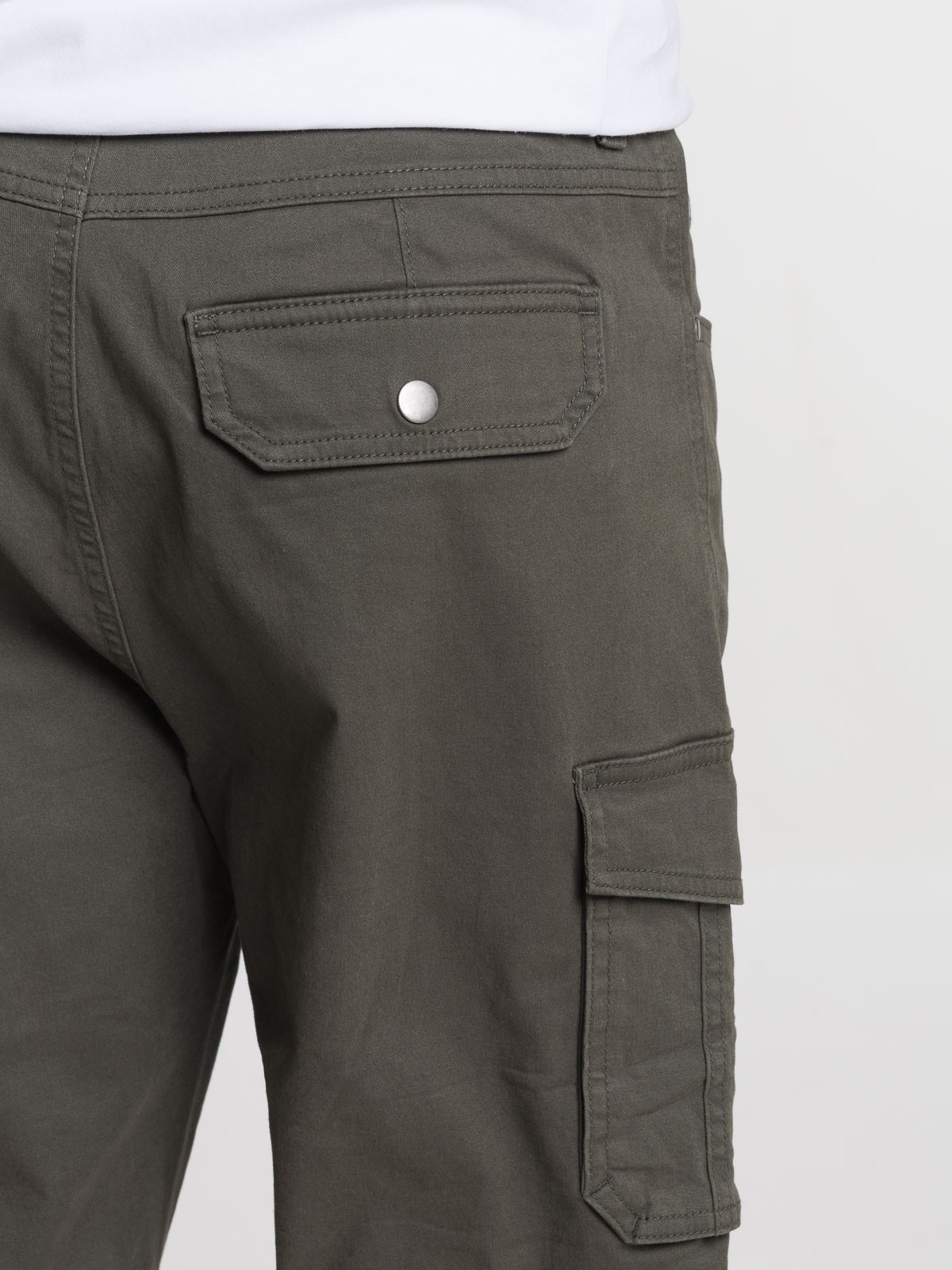 Pantalon homme cargo coloris kaki Pantalon homme cargo coloris kaki