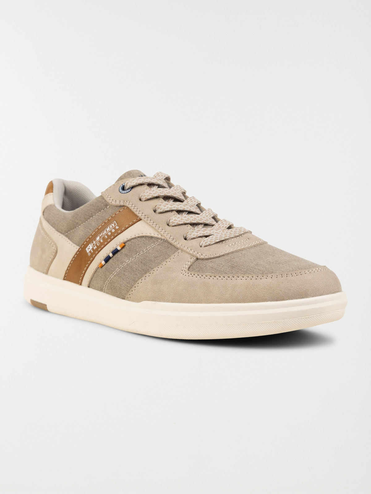 Basket homme coloris beige (41-46) Basket homme coloris beige (41-46)