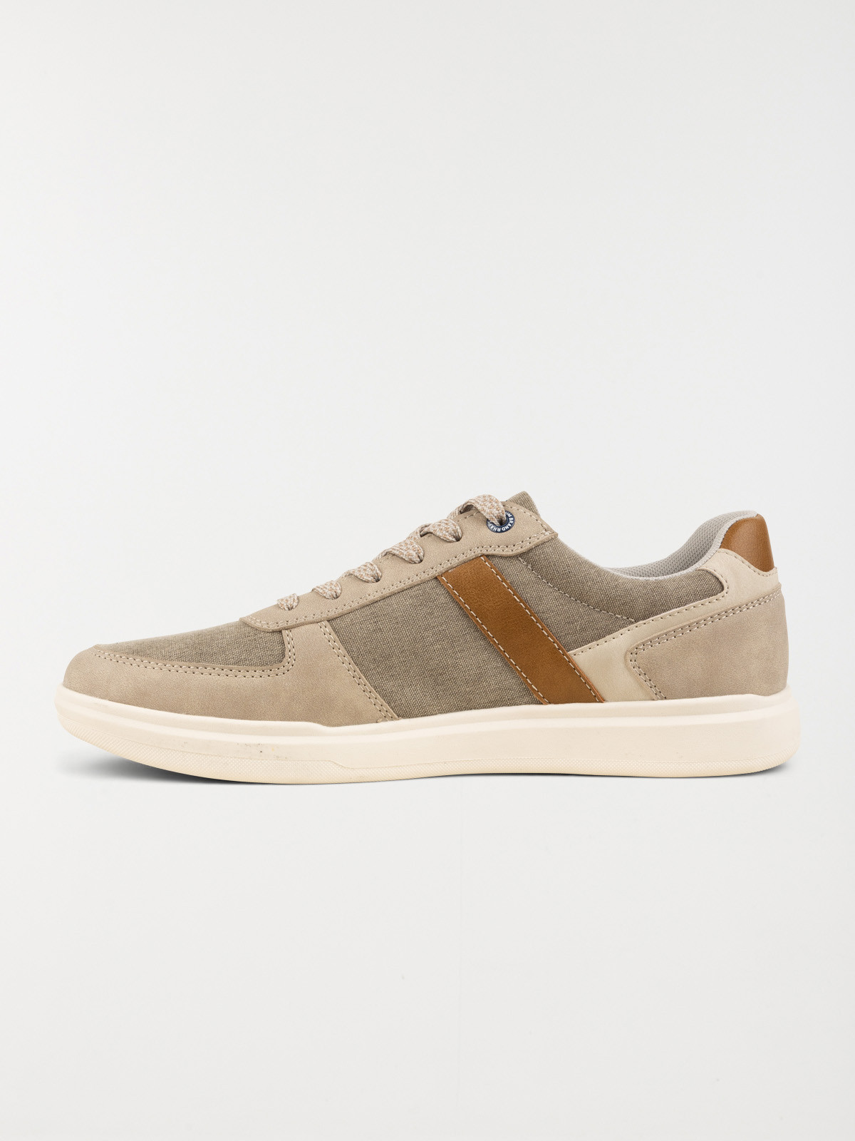 Basket homme coloris beige (41-46) Basket homme coloris beige (41-46)