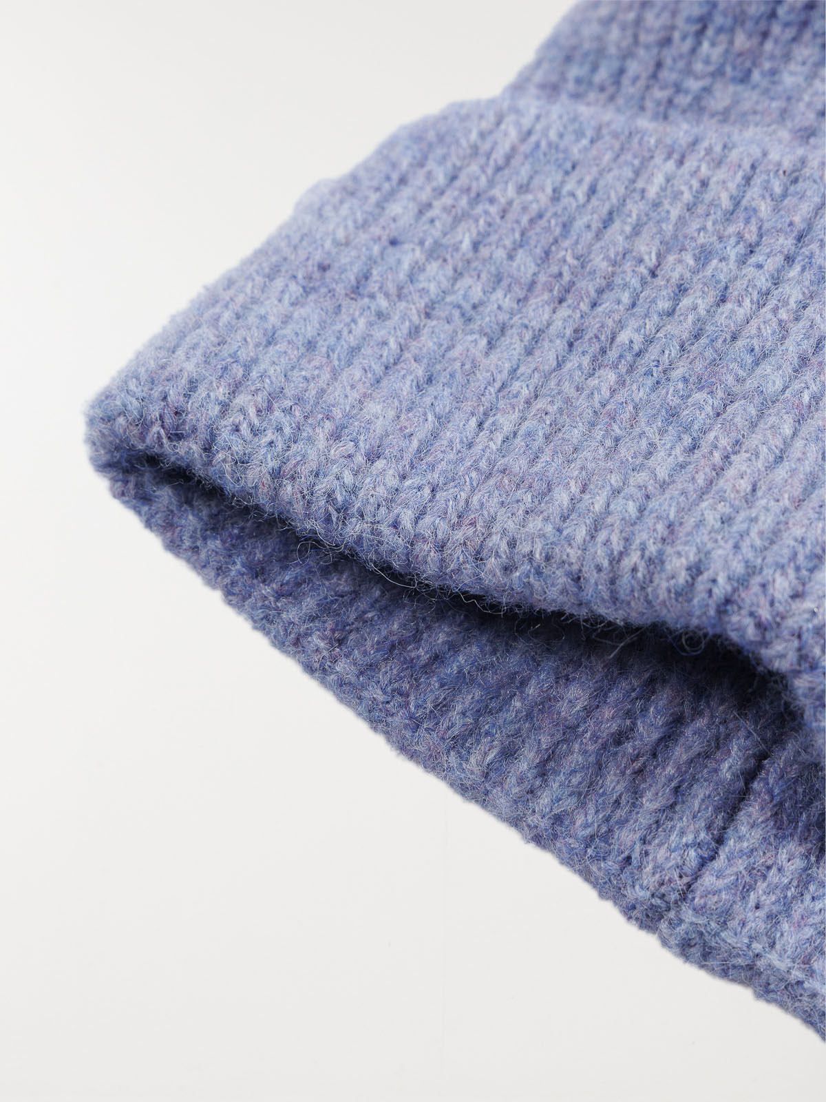 Bonnet en tricot bleu lavande femme