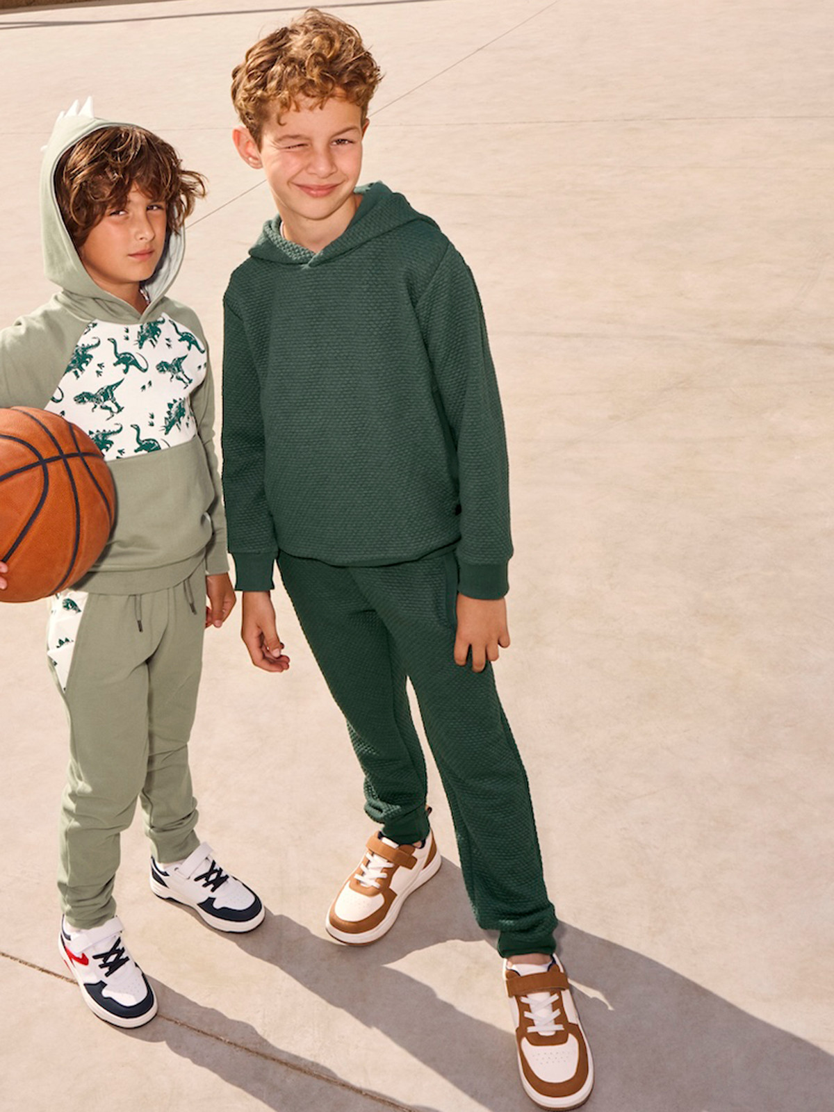 Sweat capuche vert foncé garçon (3-12A)