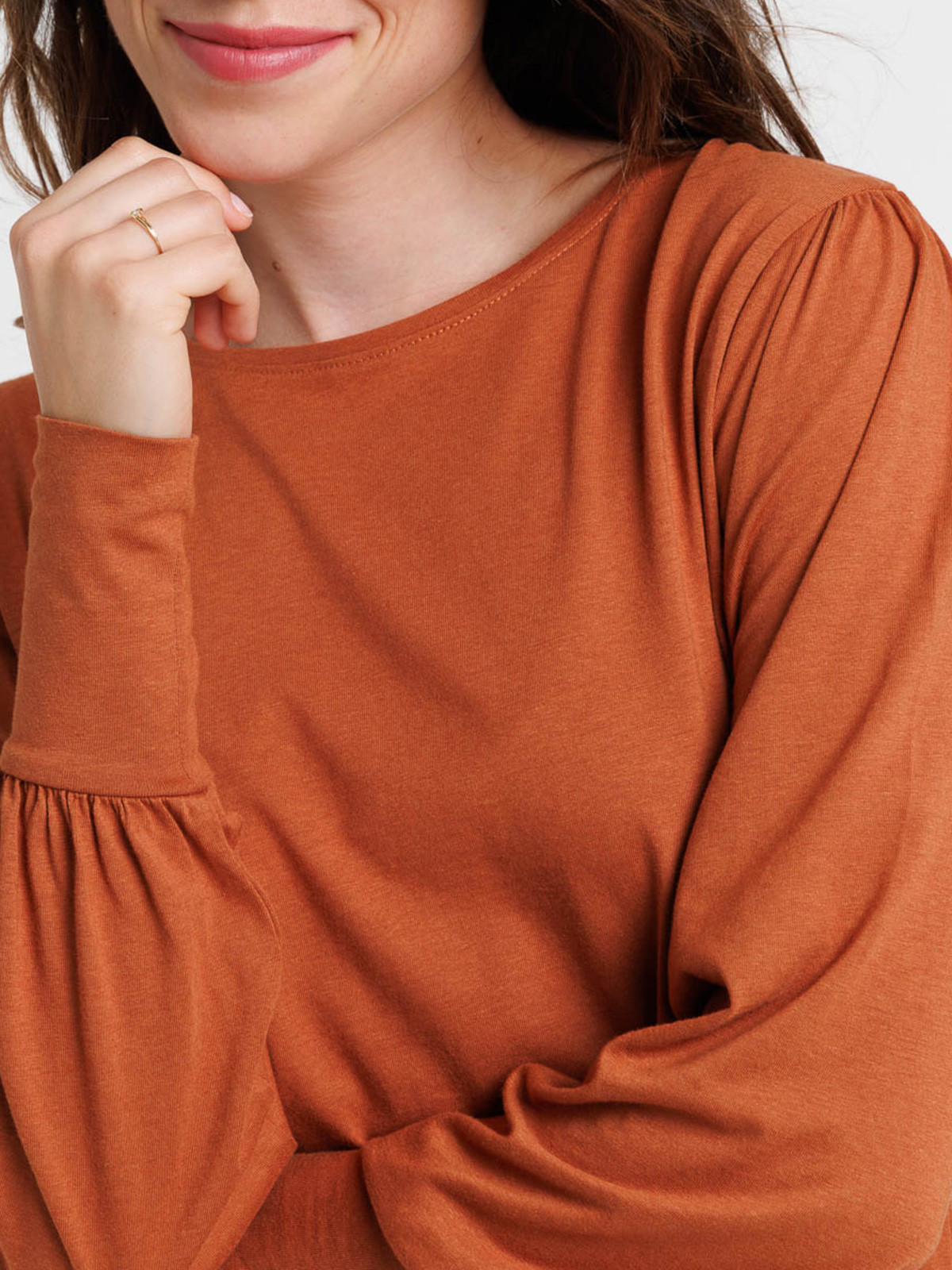 T-shirt col rond ocre rougi femme