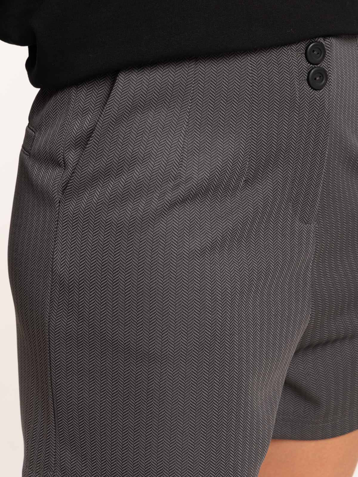 Short femme motif chevron