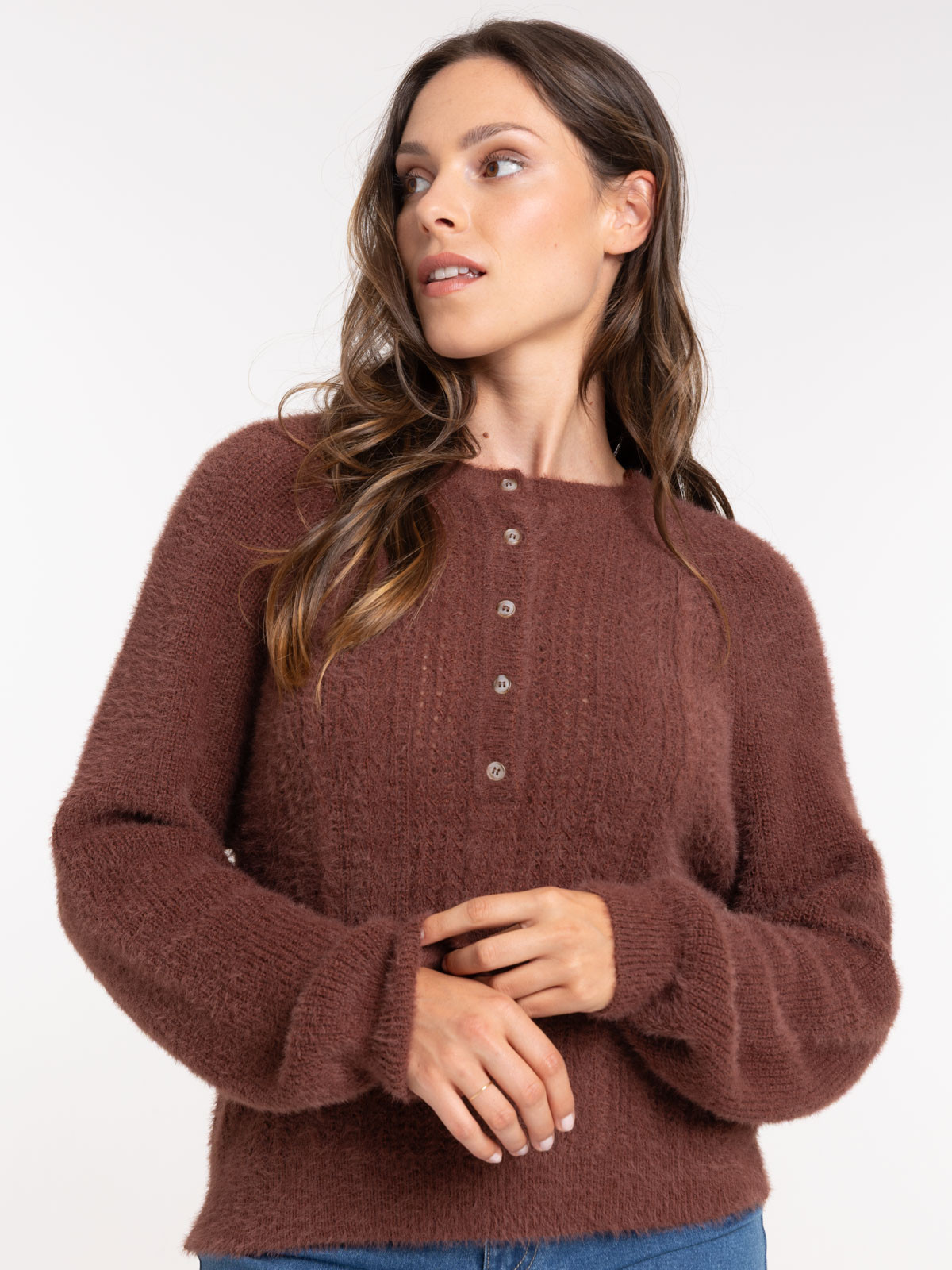Pull marron col rond boutonné femme