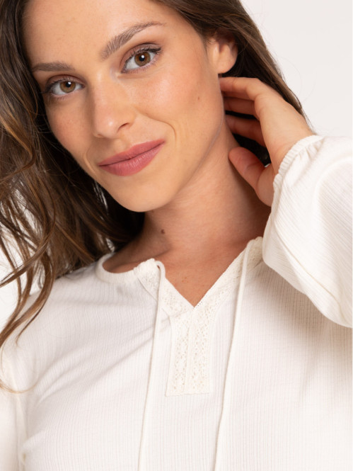 T-shirt col rond avec liens...