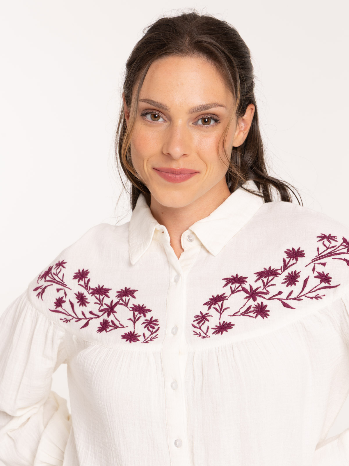 Chemise broderie sur le devant femme Chemise broderie sur le devant femme