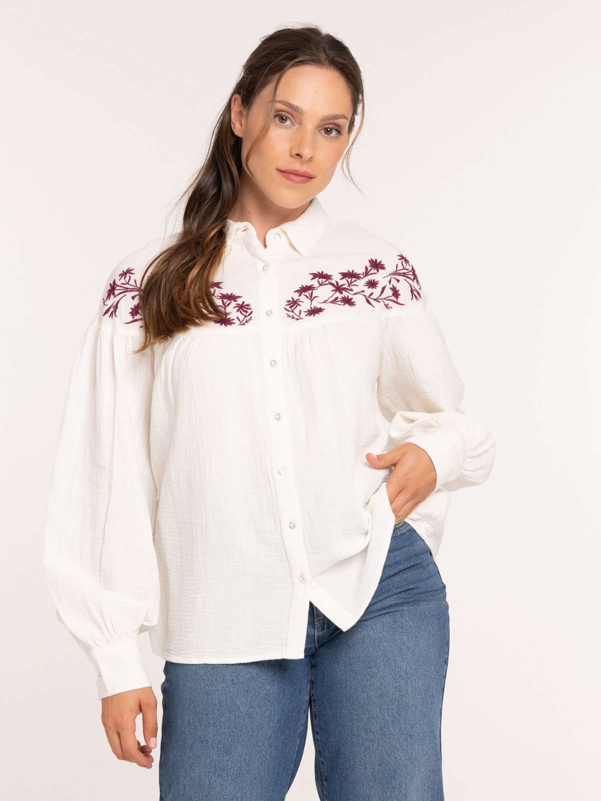 Chemise broderie sur le devant femme Chemise broderie sur le devant femme