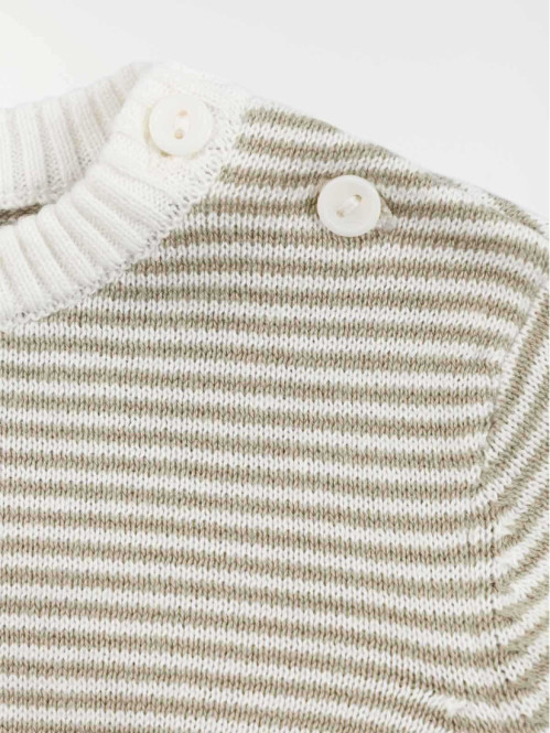 Pull rayé mousse clair...