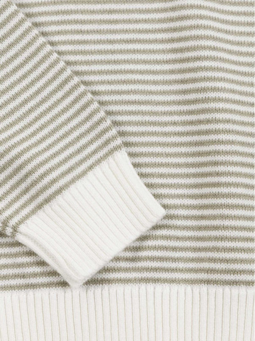 Pull rayé mousse clair...