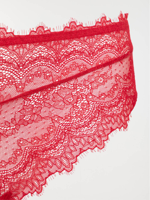Tanga dentelle rouge grande...