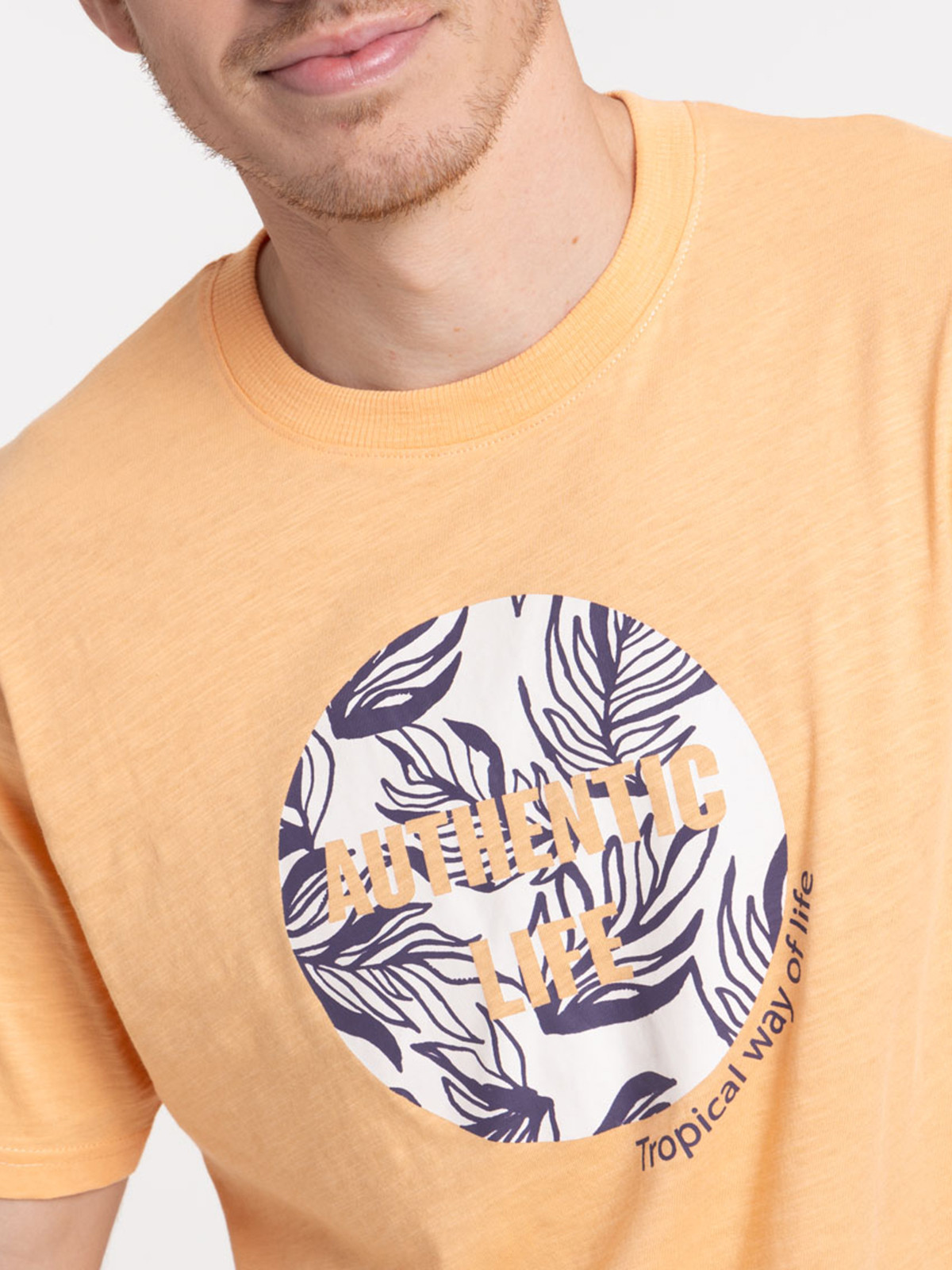T-shirt imprimé coloris abricot homme T-shirt imprimé coloris abricot homme