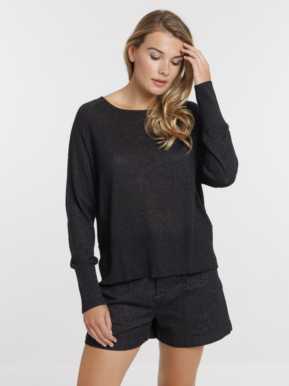 Pull brillant noir femme Pull brillant noir femme
