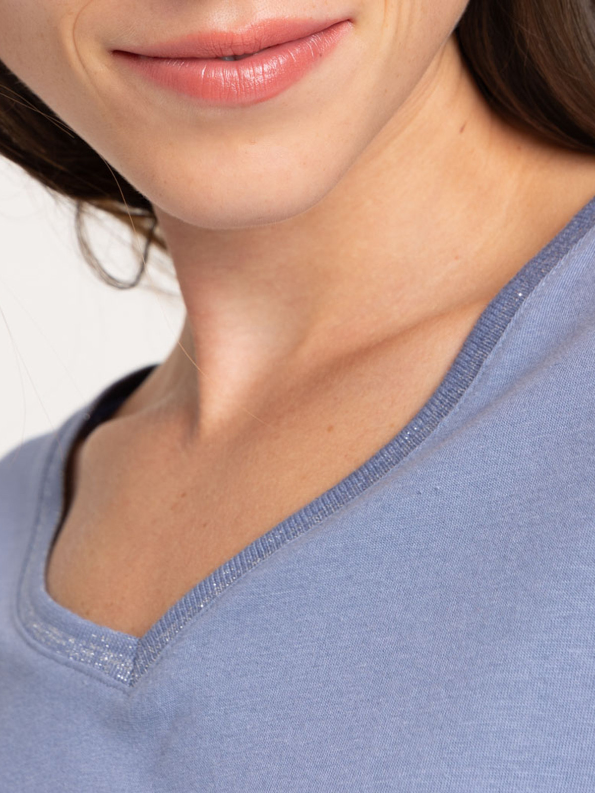 T-shirt col V manches courtes femme