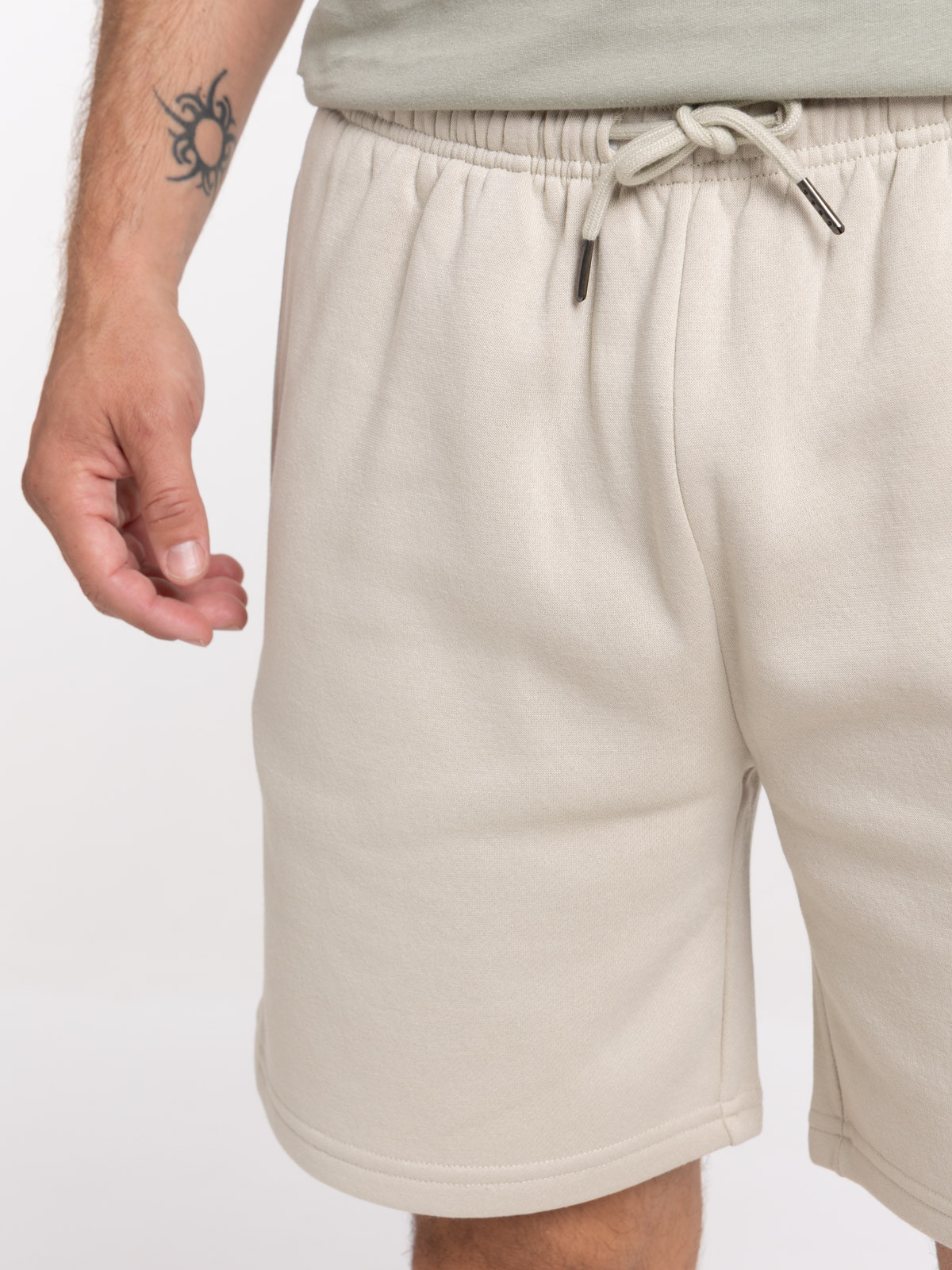 Short basique uni homme