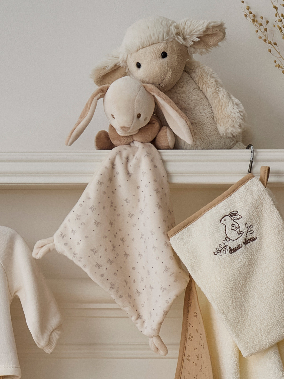 Doudou mouchoir naissance lapin beige Doudou mouchoir naissance lapin beige