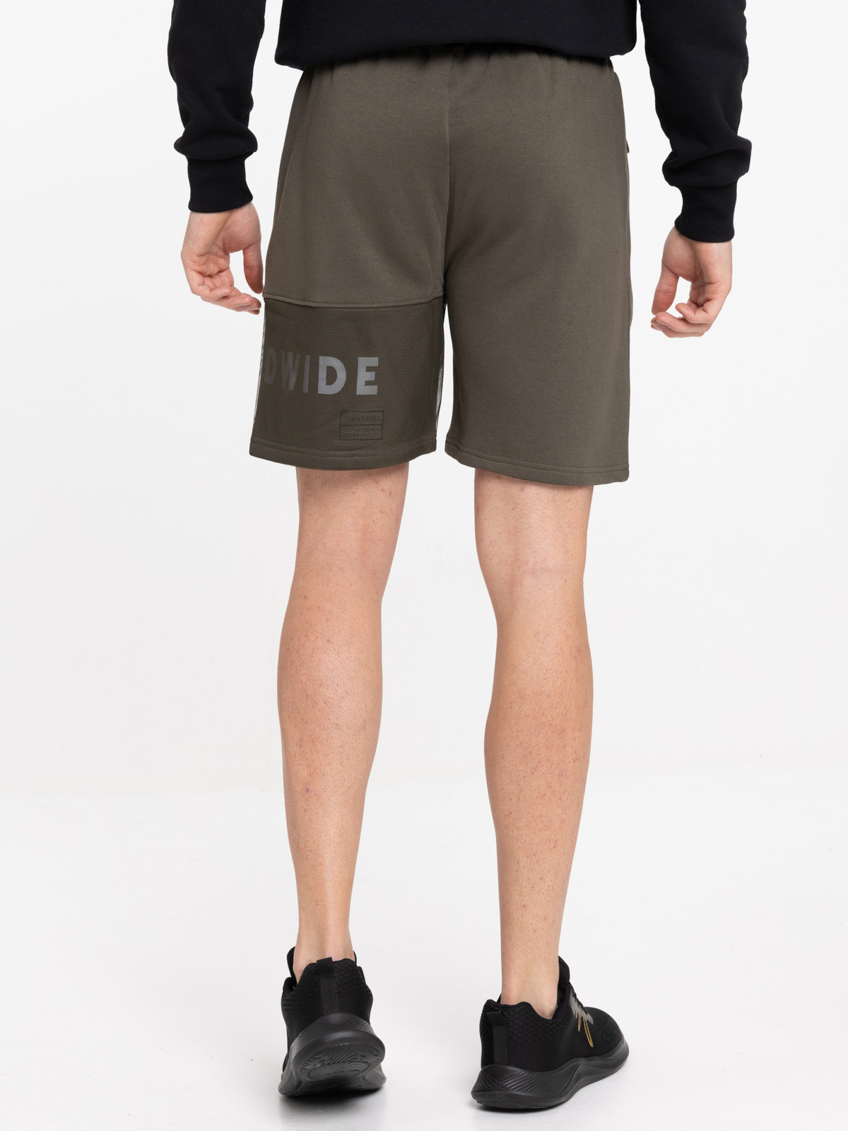 Short homme kaki quite