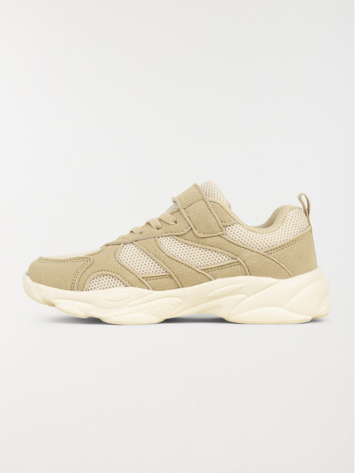 Basket de sport beige...