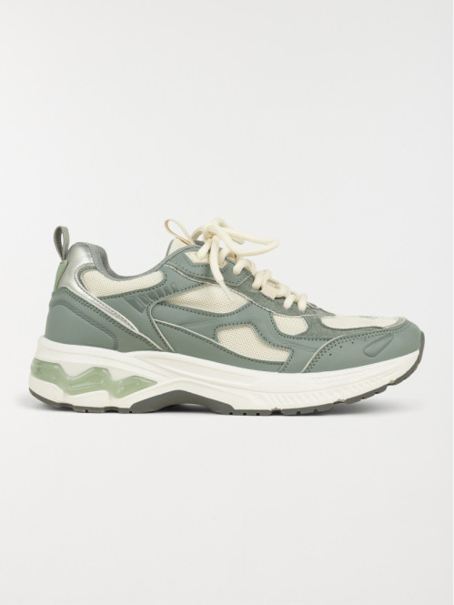 Baskets à lacets vertes...