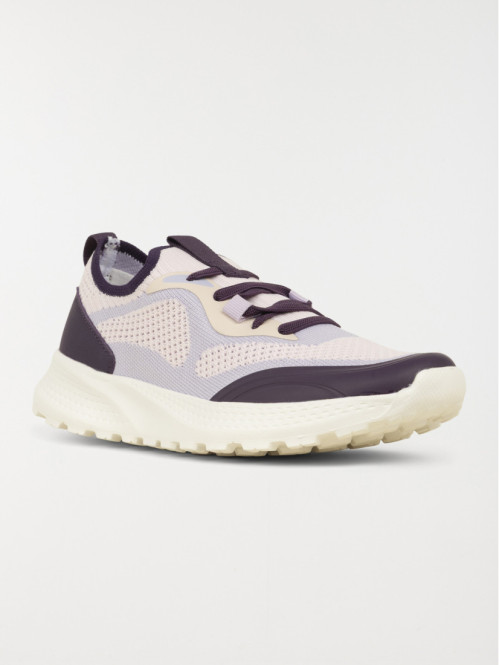 Baskets bicolores à lacets...