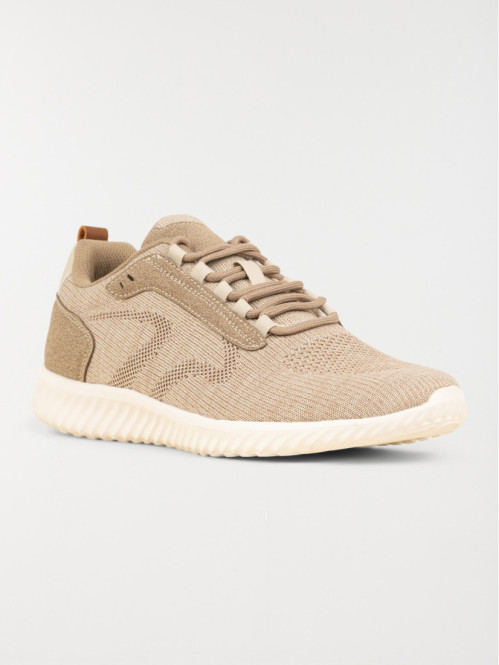 Baskets de sport beiges...
