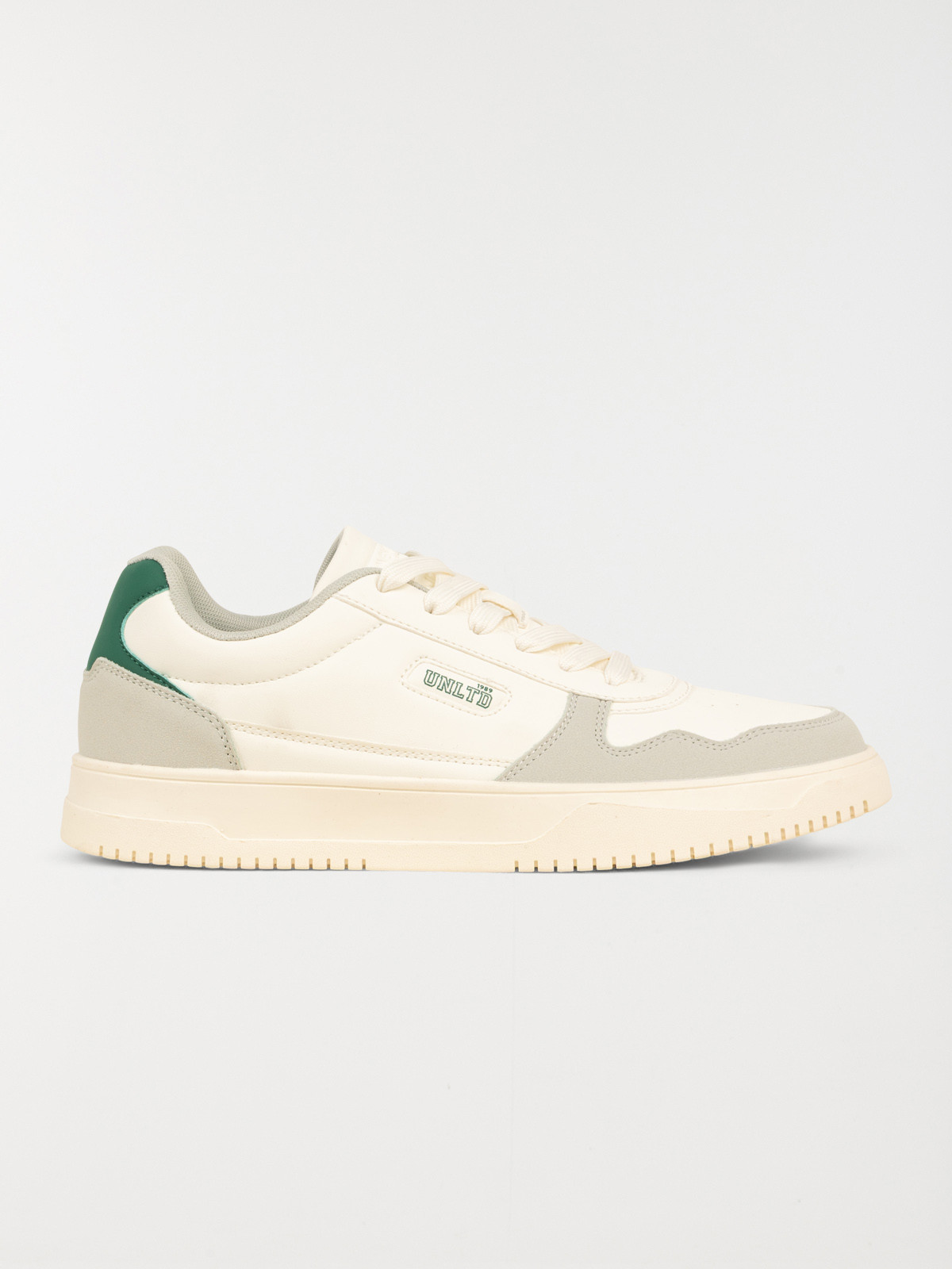 Basket à lacet blanche homme (40-46) Basket à lacet blanche homme (40-46)